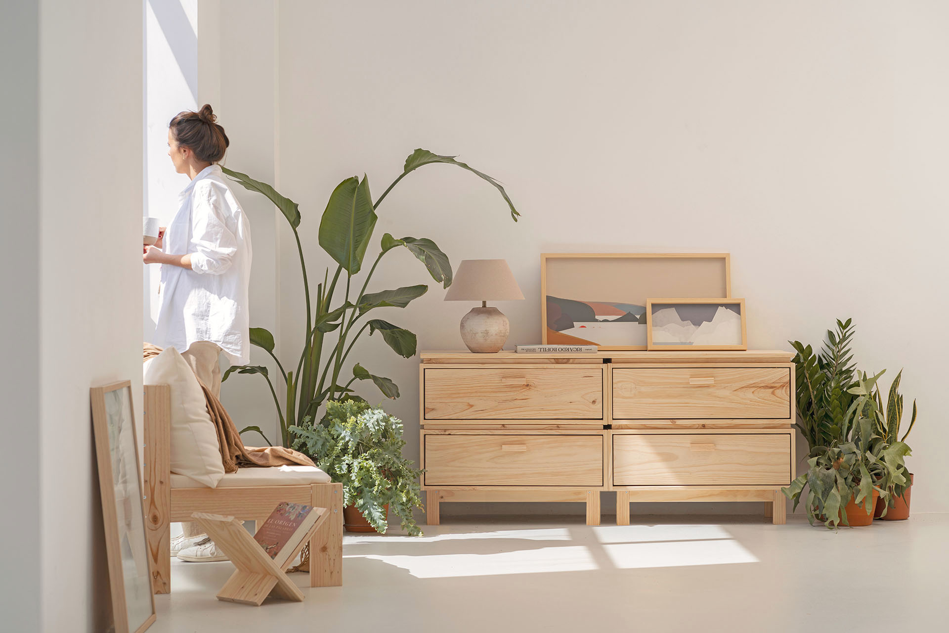 Imagen de ambiente 4 para:C&oacute;moda de madera para dormitorio 